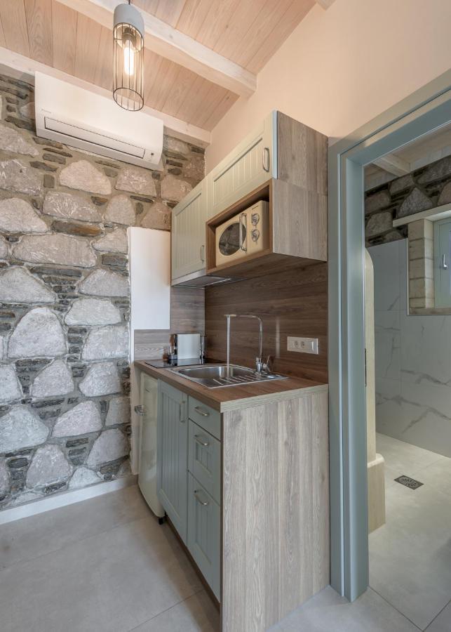 Thea Sunset Suites Mytakas Екстер'єр фото